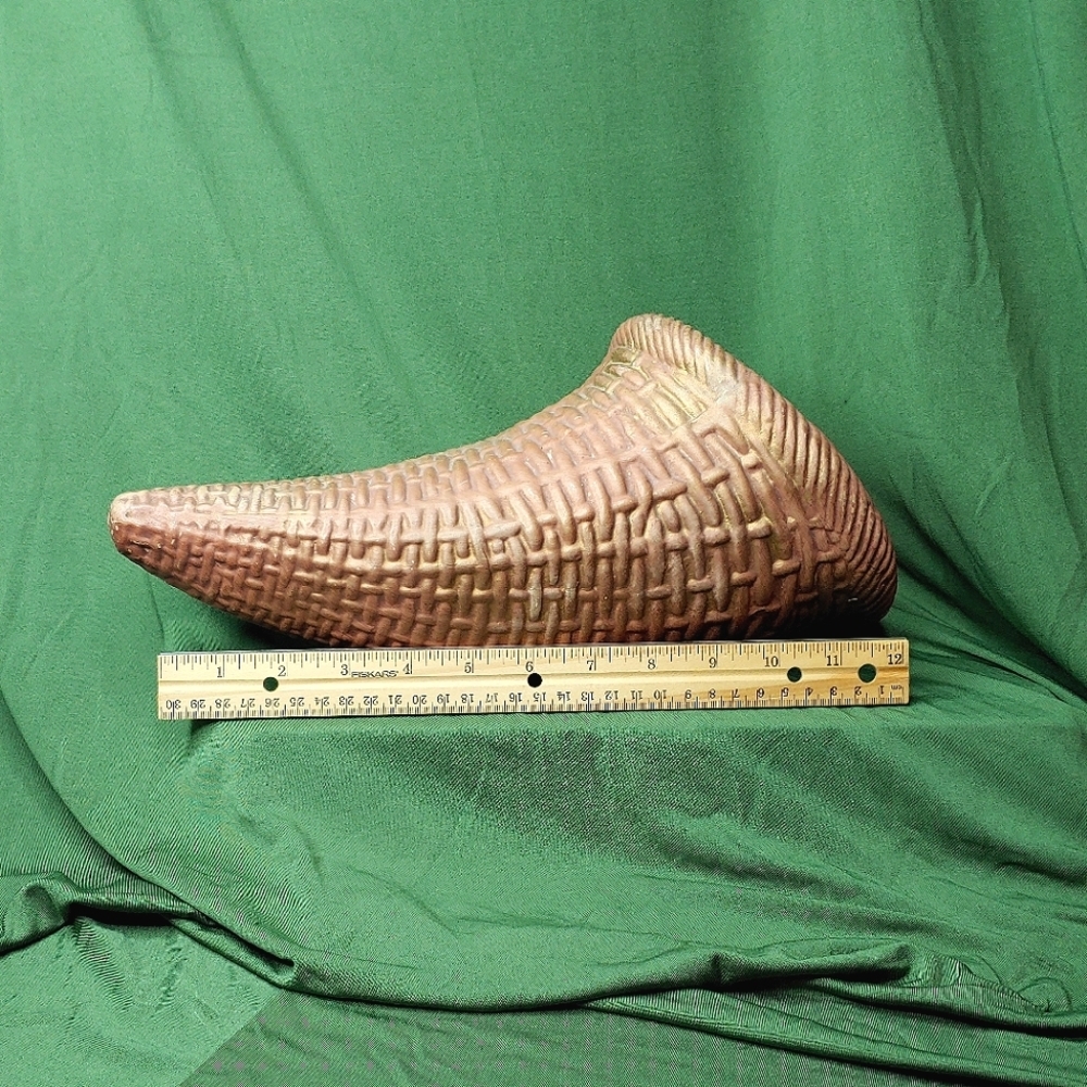 Cornucopia vase/container - Picture 4 of 11